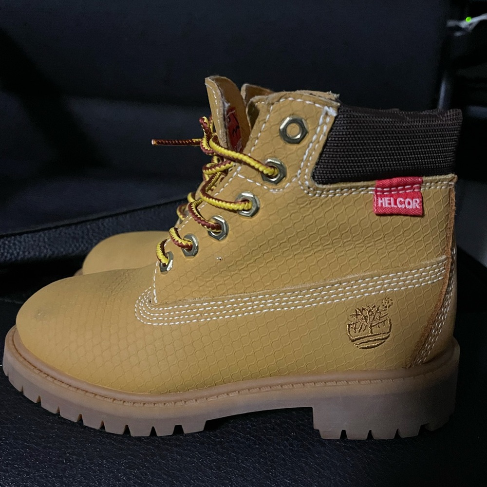 toddler Timberland boot LIKE NEW Size 12.5C